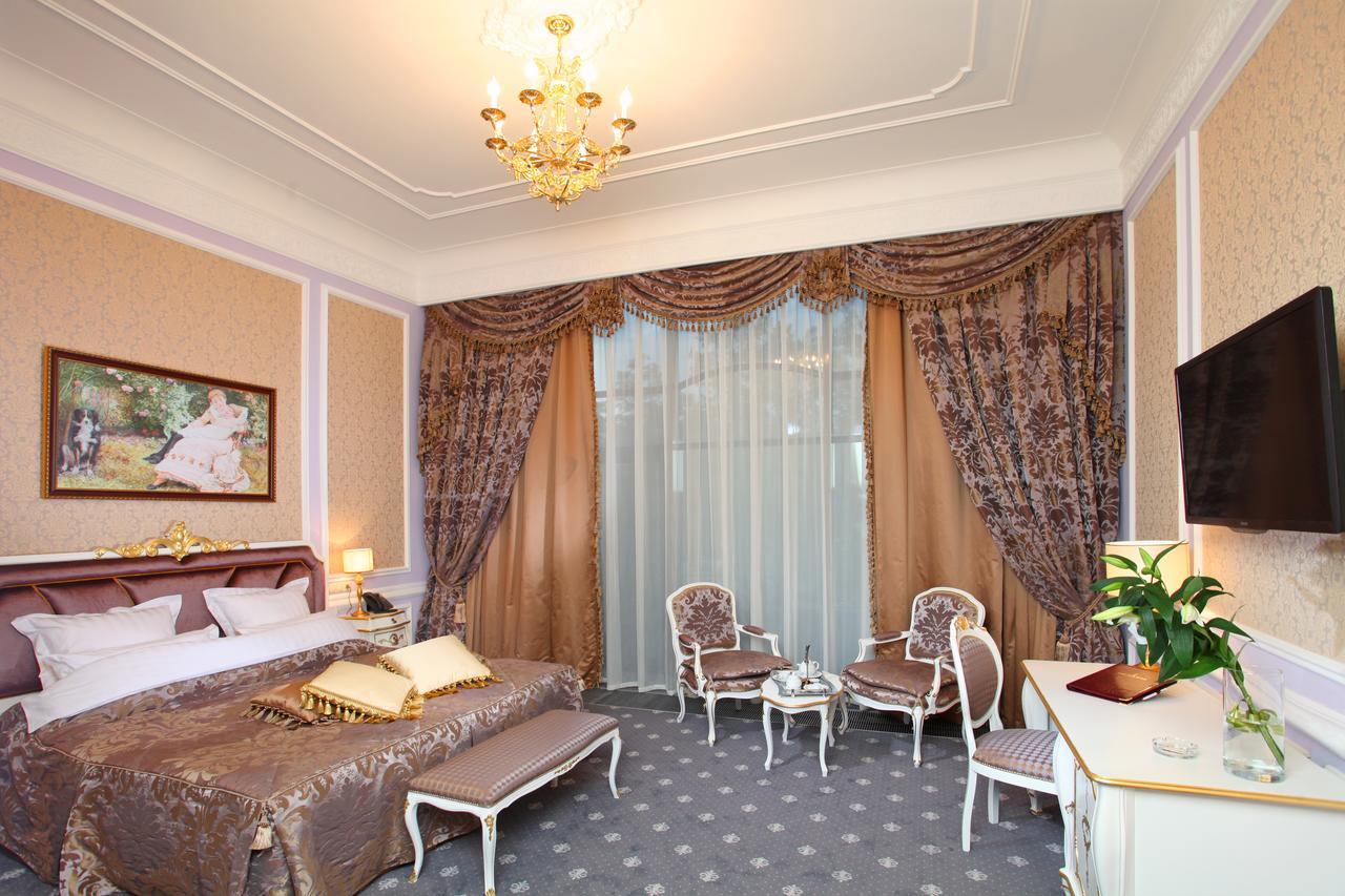 Aleksandrovski Grand Hotel Vladikavkaz Rum bild